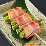 asparagus bacon roll