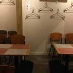 お酒とごはん　菜々 - 4人掛けテーブル