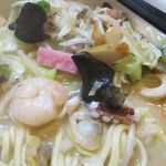 長崎ちゃんぽん・皿うどん 球磨 - 具材はオールスター