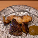 柚木元 - 2019.7 チョウザメとアカヤマドリタケのソテー アカヤマドリタケのソース