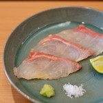 柚木元 - 2019.7 長和町チョウザメ5キロ雄 昆布〆お造り 大鹿村の山塩