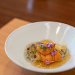 柚木元 - 2019.7 口直し（北海道美国バフンウニ ゴールドキウイ 蓴菜 土佐酢ジュレ）