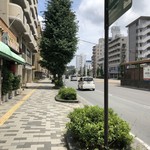 Iroha - 表の外観／市電水前寺公園駅の正面