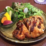 ジャム cafe 可鈴 - 【週替わりランチ(1,050円)】メインプレート【チキン味噌カツ】