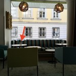 Hotel Beethoven Buffetfrühstück im Mezzanin - 昼なのにキャンドルが灯っているロビー