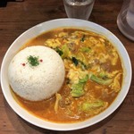 シシカリ - チキンスペシャルカレー特盛4辛。