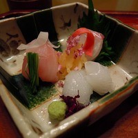 近又 - 向付：鯛、アオリイカ、甘鯛　むちっとした感じでした