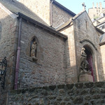 Les Terrasses Poulard - サンピエール教会　ジャンヌダルク像