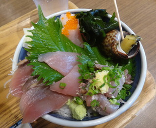 Gyoushinohamayakiaburiya - 地魚丼