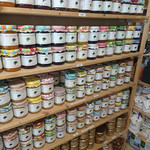 Les Calvados de Sophie - Les Calvados de Sophie　Ferme de la Rhubarbe 　Confiture de Lait のミルクジャムがずらりと並びます。