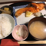 酒処 はづき - 焼魚 しゃけ 850円