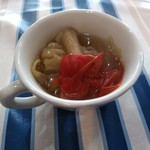 おかわりビュッフェニコミーニョ - ぐったくたに煮込まれた野菜スープ