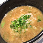 Tsukementetsuji - 麺を食べ終えるとつけ汁にご飯を投入。ごはん割。コレが最高だった！
