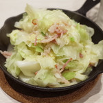 トンテキ食堂8 - キャベツのニンニク蒸し(600円)