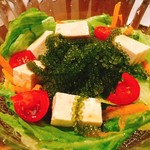  海ぶどうのサラダ