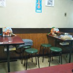 栄屋ミルクホール - テーブル席(2019年7月4日撮影)