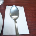 栄屋ミルクホール - スプーン(2019年7月4日撮影)
