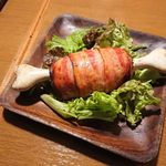 熟成肉＆チーズの店 iQue’ rico！ ～ケリコ～  - 5皿目◇お肉屋さんの骨付原始ハンバーグ