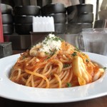 人形町バル 雄 - ヤリイカとキャベツのトマトソースパスタ900円