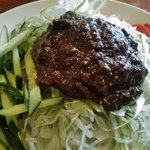 栗林 - じゃじゃ麺（特大・チータン付き・辛味噌・アップ）