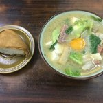 だるまそば - 味噌汁(フーチーバ、卵入り) いなり