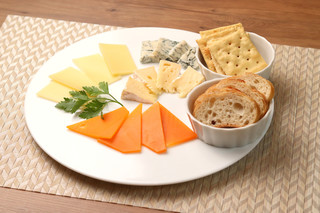 La Saison - ヨーロッパチーズの盛り合わせ４人前