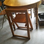 東京豆漿生活 - 店内席の一部…
      色んなサイズのテーブル､椅子が並んでいて
      おひとり様は混雑時相席となります