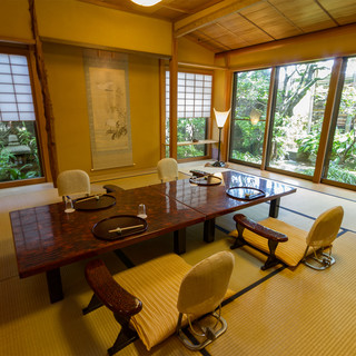 お座敷個室(最大45名様まで)
                                          