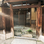 奥の扉をあけ靴を脱いで('19.5月下旬)