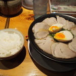 天天有 - 料理写真:煮玉子チャーシューメン(定番) & 御飯(小)