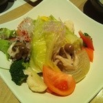 Sumiyaki Tokoro Kitaguni - 温野菜入りサラダ