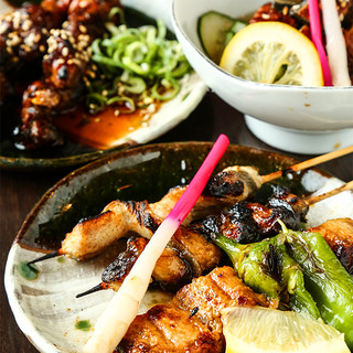 오사카의 향토 요리「하나미스케 두부」나 「꼬치구이」로 맛볼 수 있는 장어의 세계