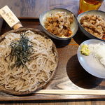 RODEO & Cafe - 肉そば　1080円　＋　大盛り　150円