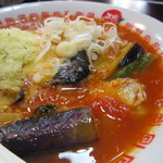 太陽のトマト麺 - ほんのりピリ辛。油通しされた茄子が甘くて。