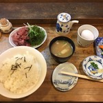 和可奈鮨 - あじのたたき丼
            先ずは別皿で提供です