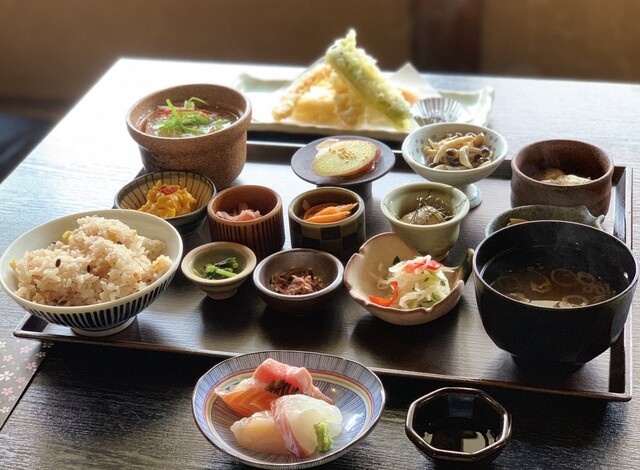 緑を眺めながら木漏れ日古民家ランチ By Cocoro4040 酒宴 菜乃庵 Nanoan 天王寺駅前 居酒屋 食べログ 緑を眺めながら木漏れ日古民家ランチ By Cocoro4040 酒宴 菜乃庵 Nanoan 天王寺駅前 居酒屋 食べログ
