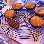 カフェ　コスモノート - 焼きあがったばかりの洋ナシのタルト