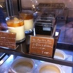 カフェ　コスモノート - ショーウインドーのケーキ