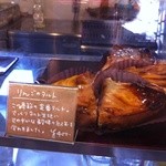 カフェ　コスモノート - ショーウインドーのケーキ