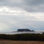 窓から望む江の島