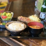 男の台所 家 - 牛かつ定食