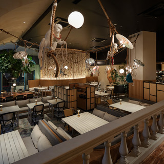 開放感のあるラグジュアリーな空間