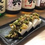 鶏と酒 晃 - ピリ辛ザーサイ冷奴