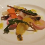 カランク - 野菜のエチュベ　ライムと蜂蜜のエミュルシオン。此処からの食器は大倉陶園製がメインでした。