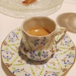 カランク - エスプレッソ。カップはジノリです。