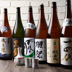 Koshitsu Sumibi To Nihonshu Ginsuke - 獺祭・十四代・飛露喜といったプレミアムな一杯に加え、日本全国47都道府県の地酒をご用意！