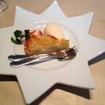 ボコ ダイニング - デザートのりんごタルトです。