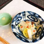 行楽庵 - 向付。鯛のひと塩。