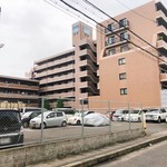 行楽庵 - こちらが駐車場。看板はありません！