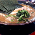 熊田家 - とんこつこってり、醤油しっかりのあつあつスープ！
